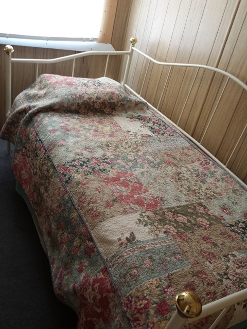 Twin bed