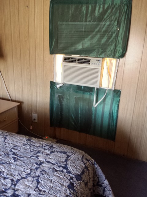King bedroom AC